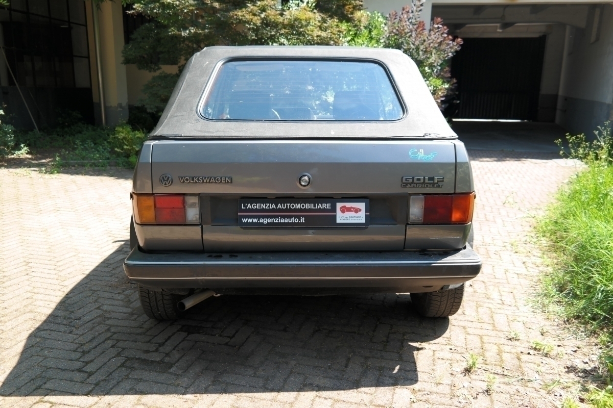 Volkswagen Golf — 5