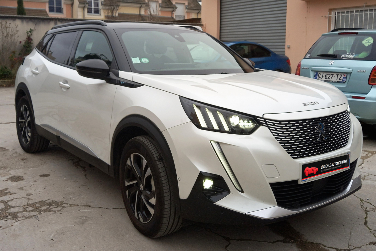 Peugeot 2008 — 4