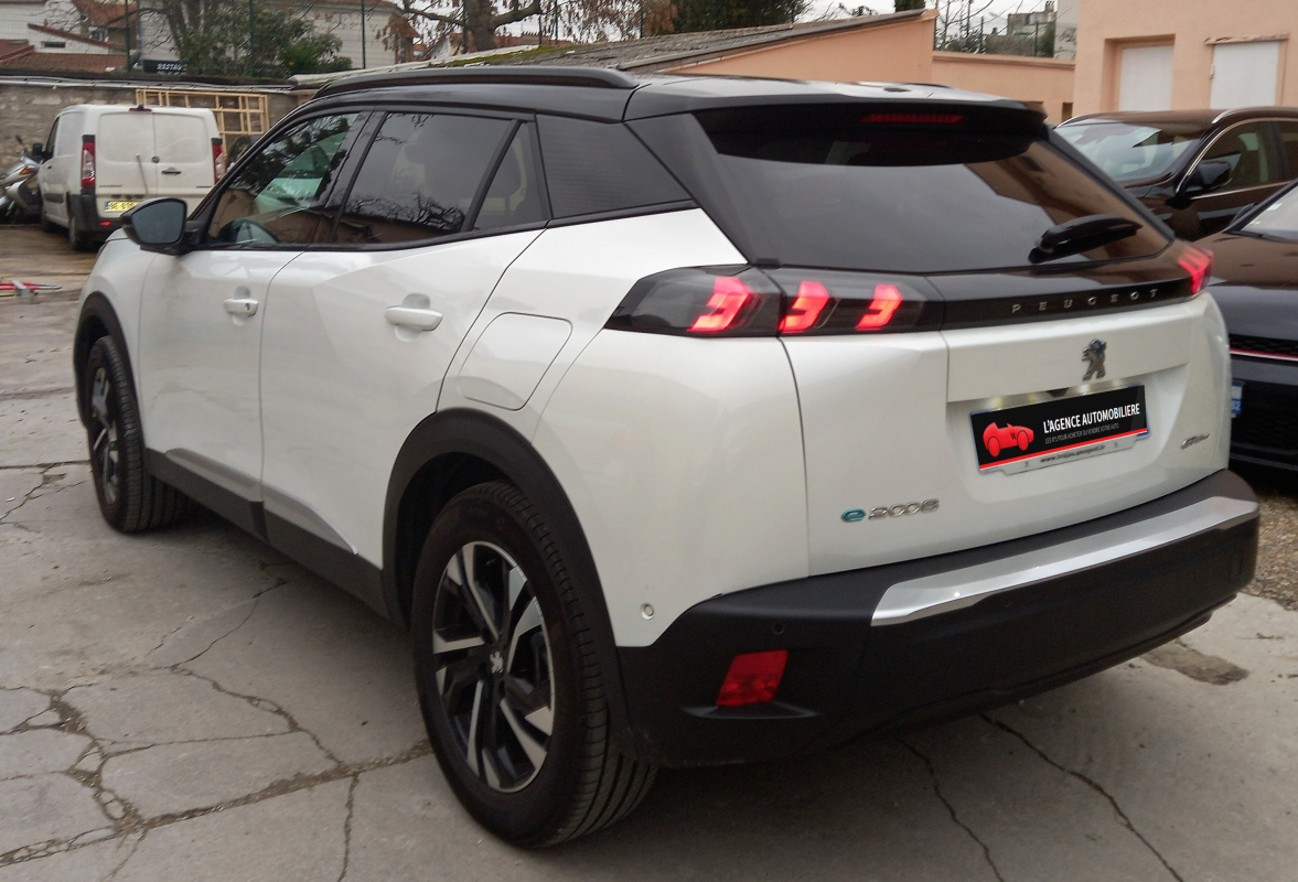 Peugeot 2008 — 7