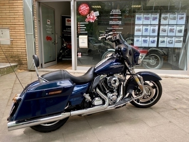 Harley Davidson Street glide — 9