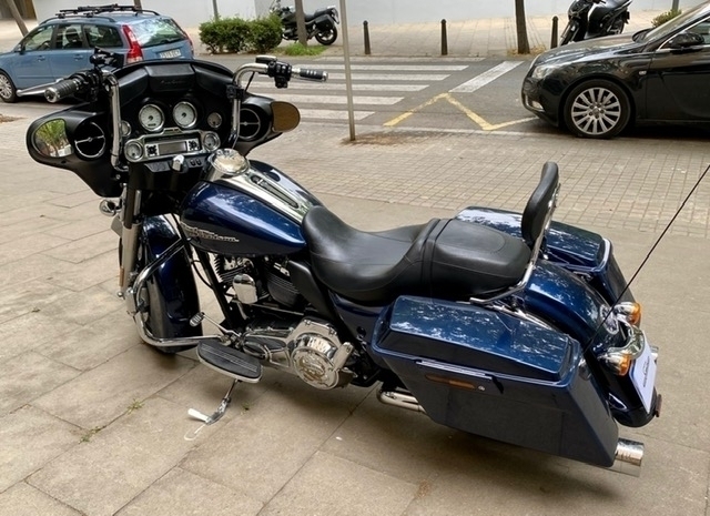 Harley Davidson Street glide — 21