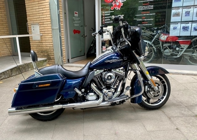 Harley Davidson Street glide — 26