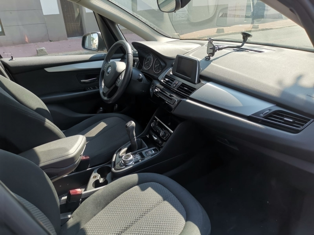 Bmw Série 2 — 12