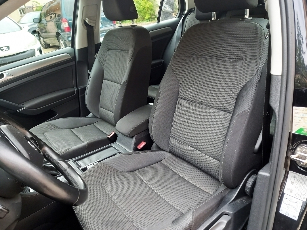 Volkswagen Golf — 12