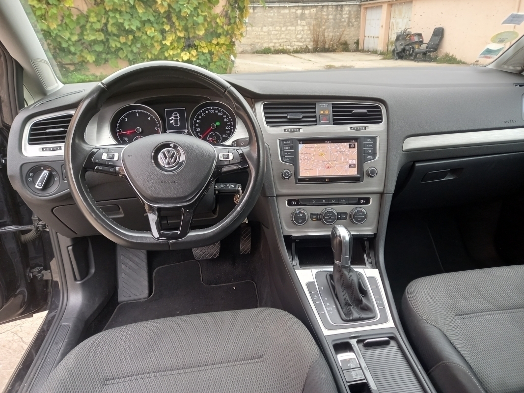 Volkswagen Golf — 7