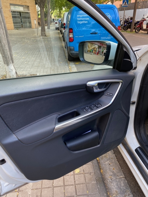 Volvo XC60 — 17