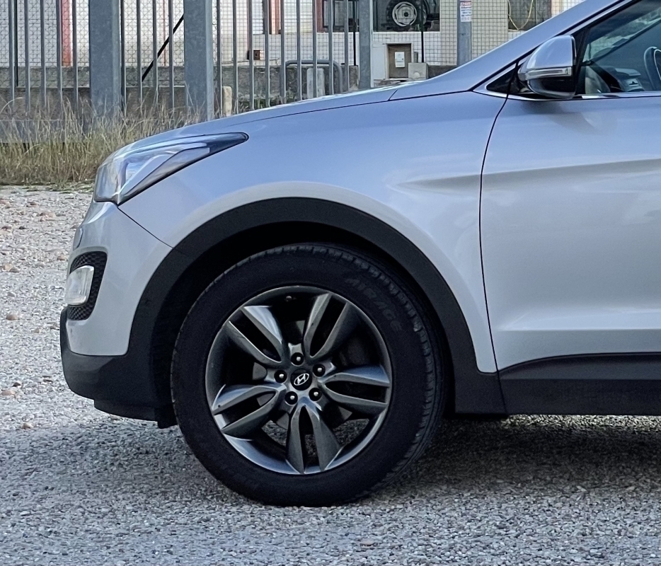 Hyundai Santa Fe — 19