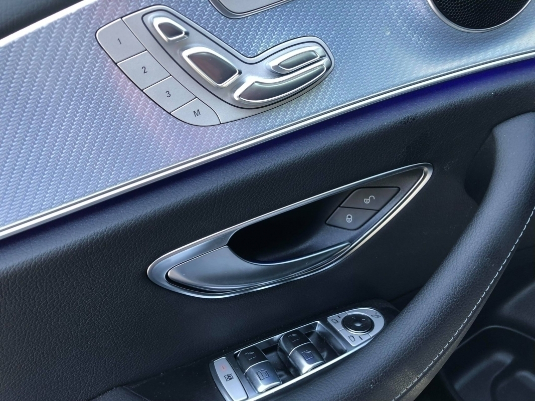 Mercedes Classe E — 26