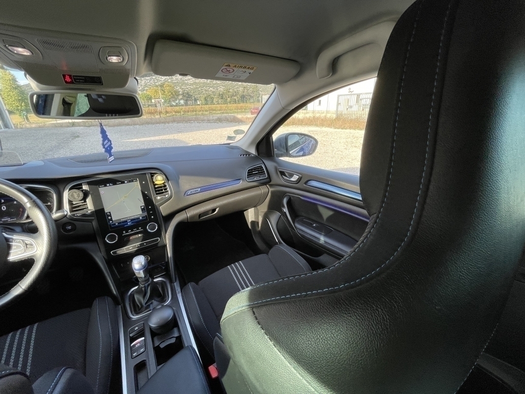 Renault Megane — 12