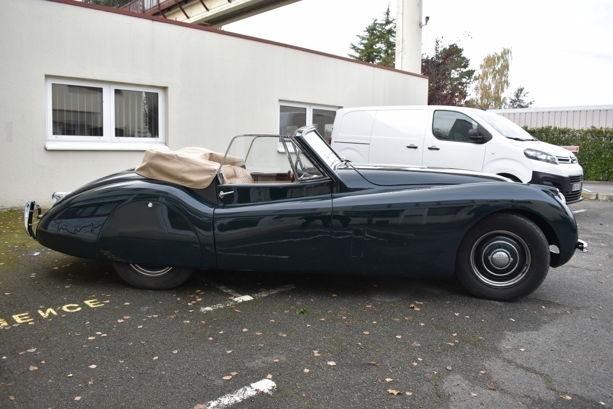 Jaguar XK — 7
