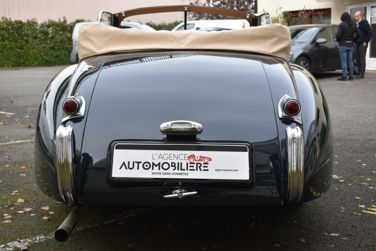 Jaguar XK — 10