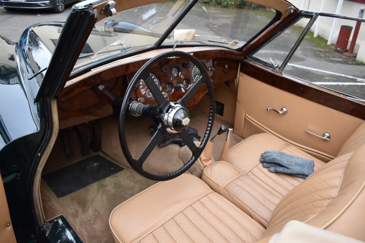 Jaguar XK — 16