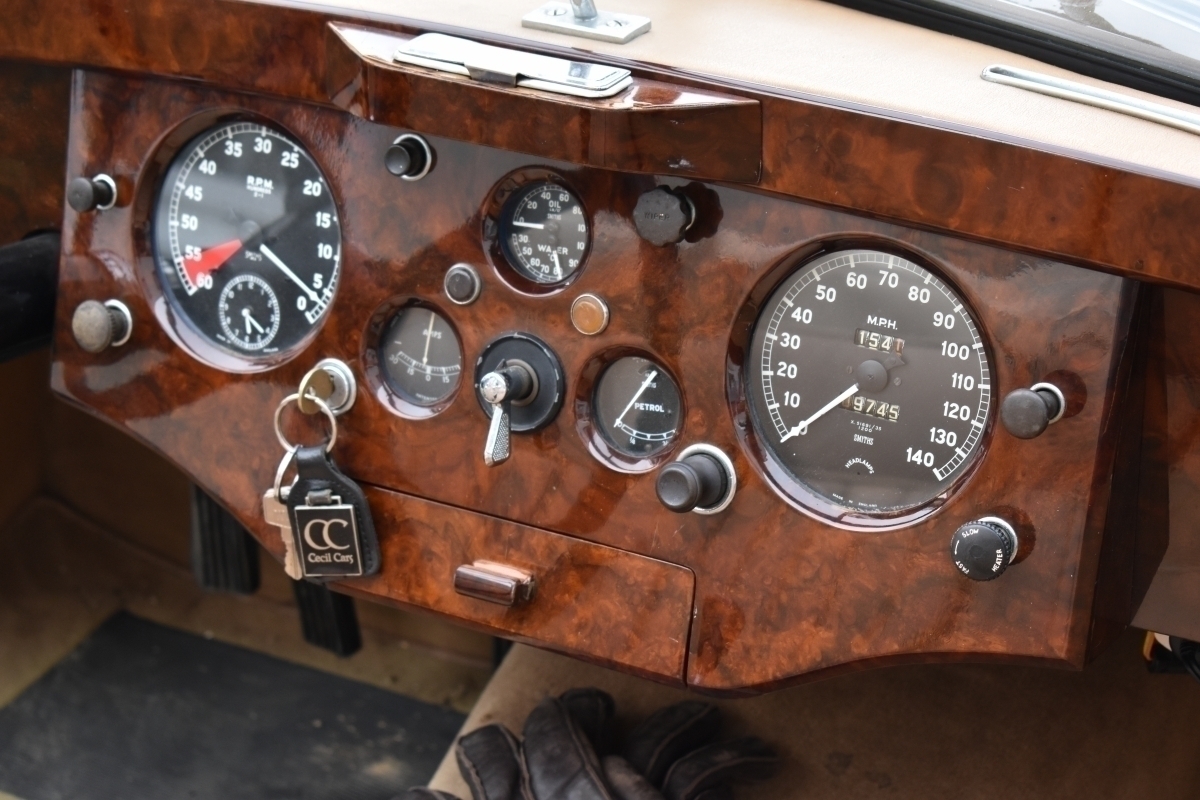 Jaguar XK — 19