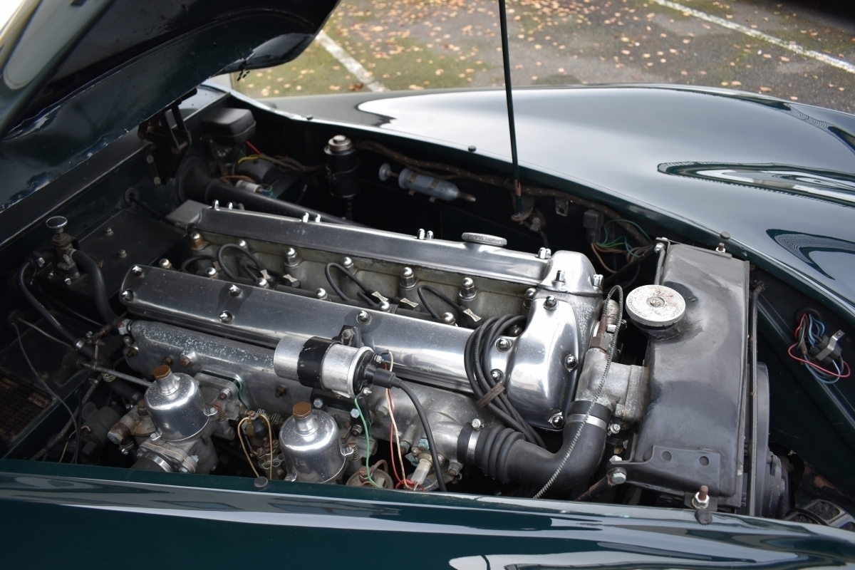 Jaguar XK — 31