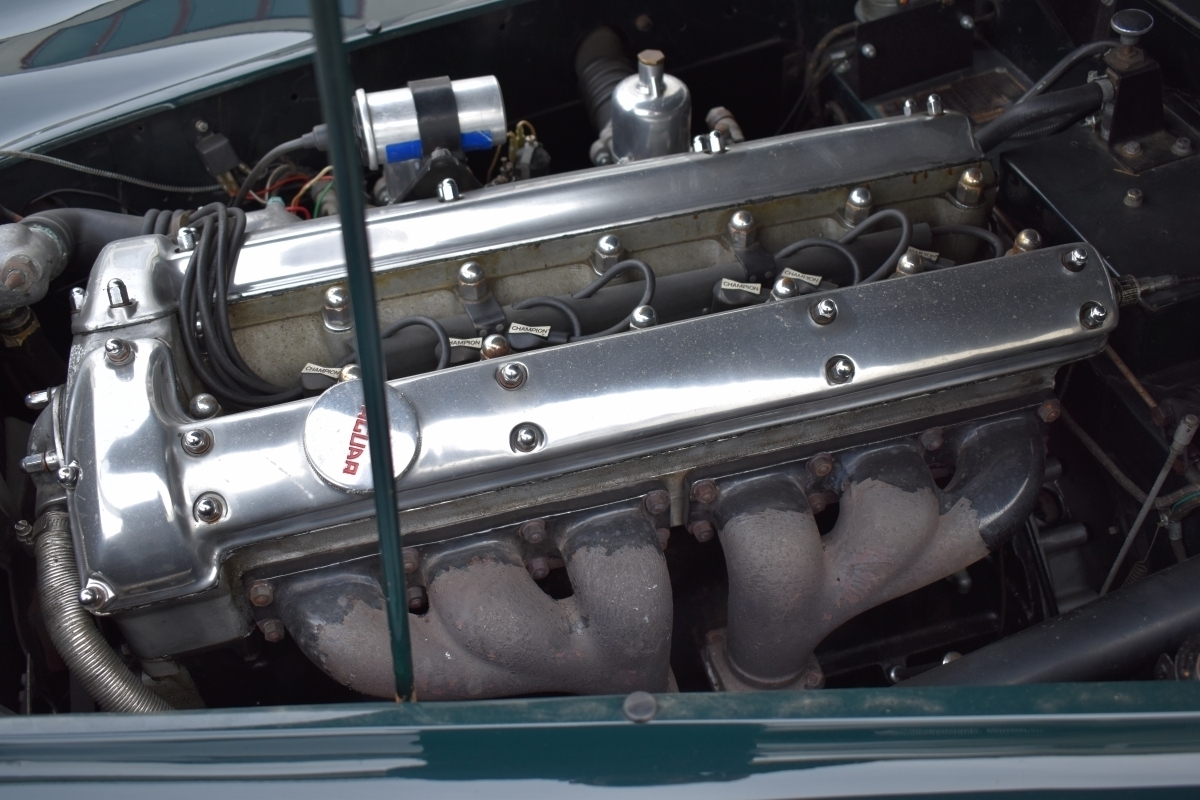 Jaguar XK — 20