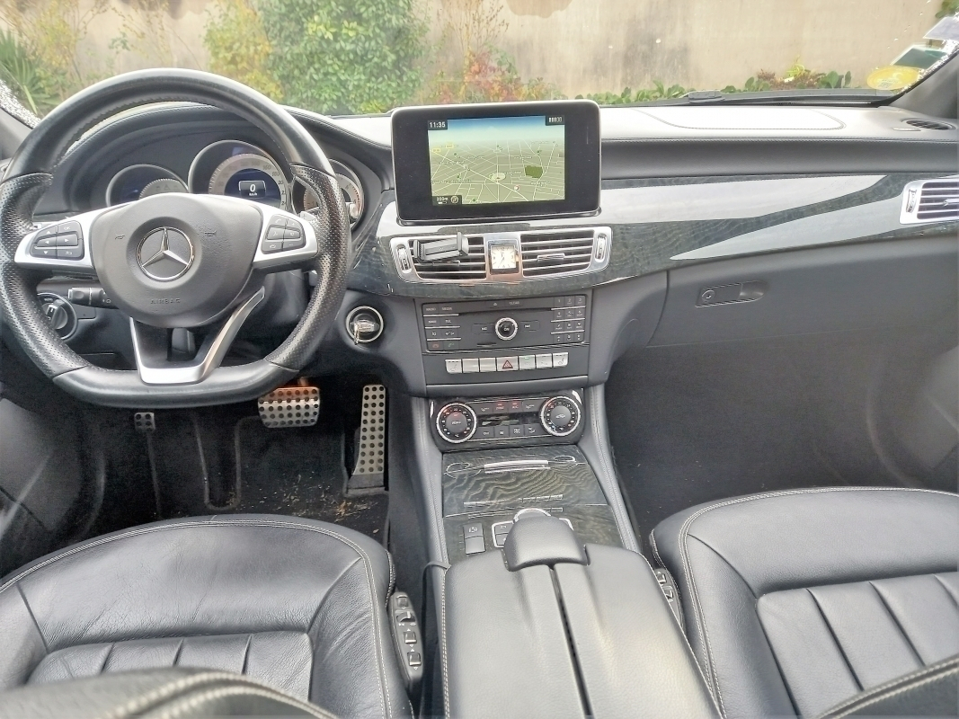 Mercedes CLS — 10