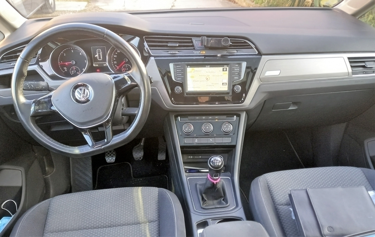 Volkswagen Touran — 9