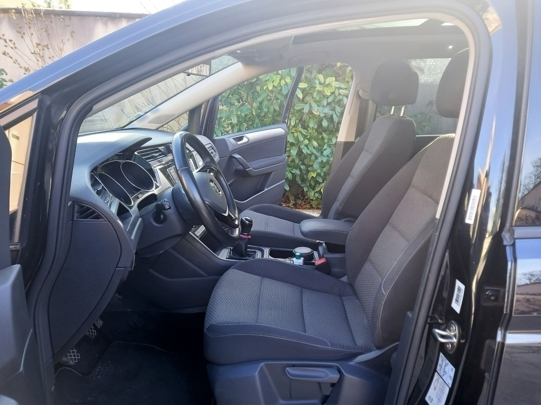 Volkswagen Touran — 11