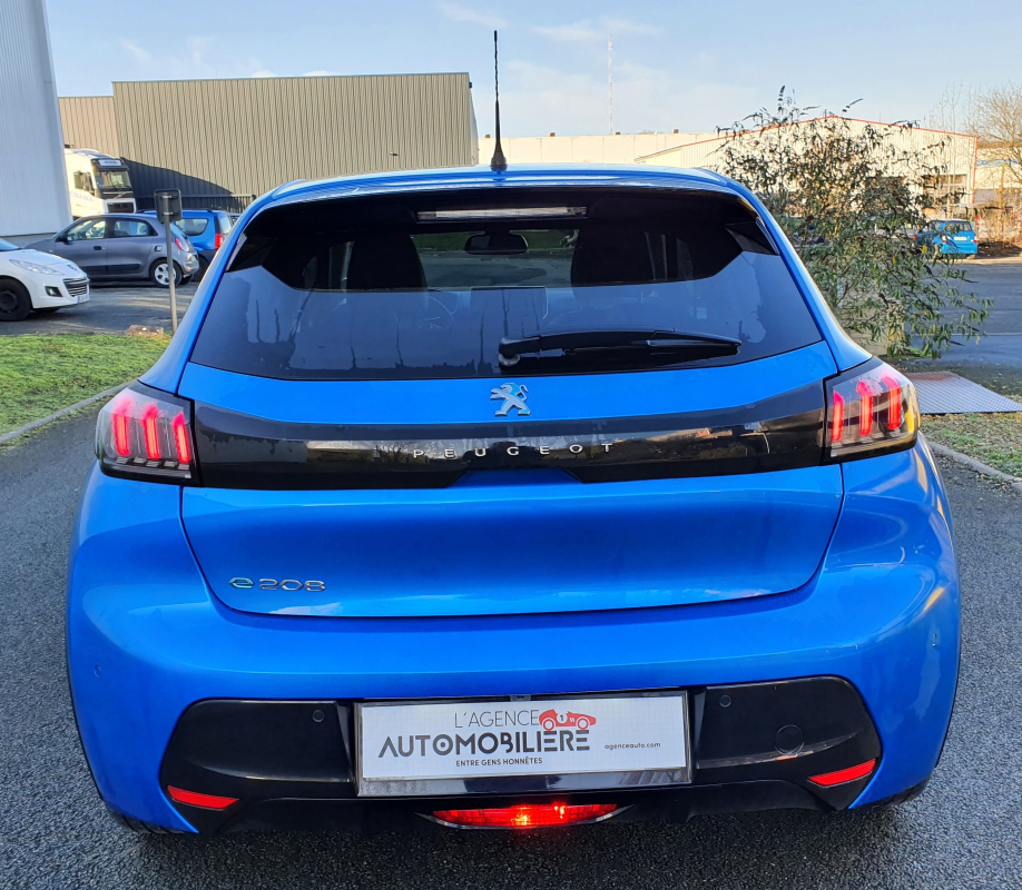Peugeot 208 — 5