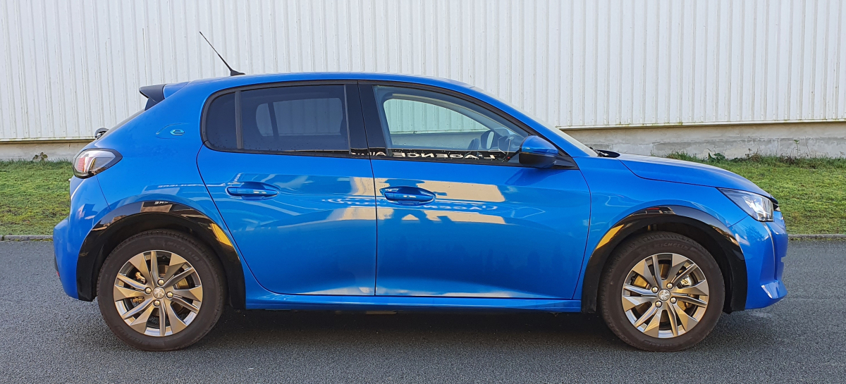 Peugeot 208 — 8