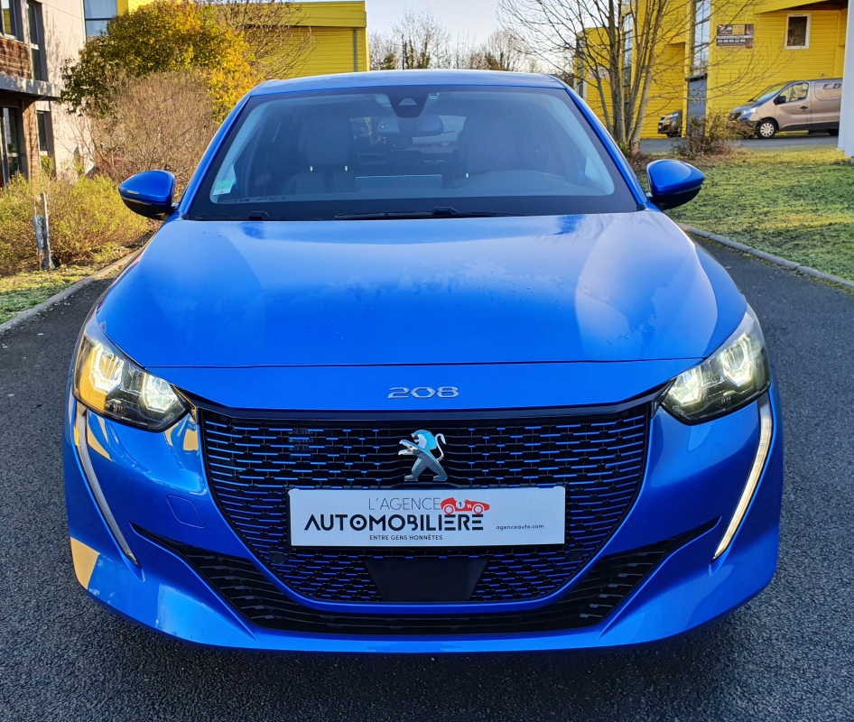 Peugeot 208 — 10