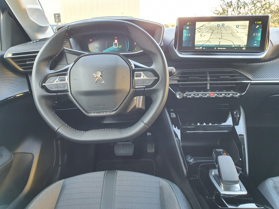 Peugeot 208 — 15