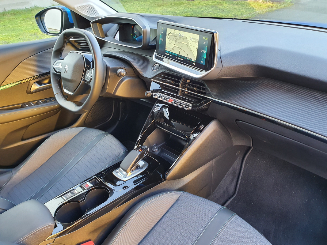 Peugeot 208 — 14