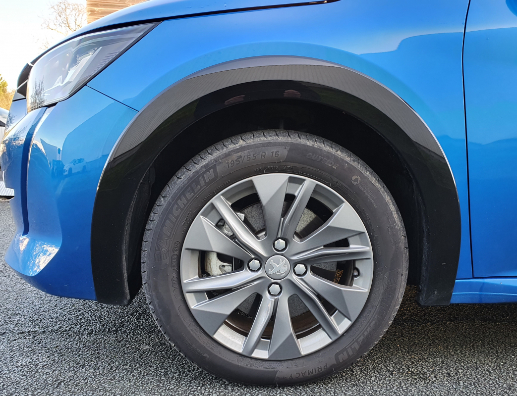 Peugeot 208 — 27