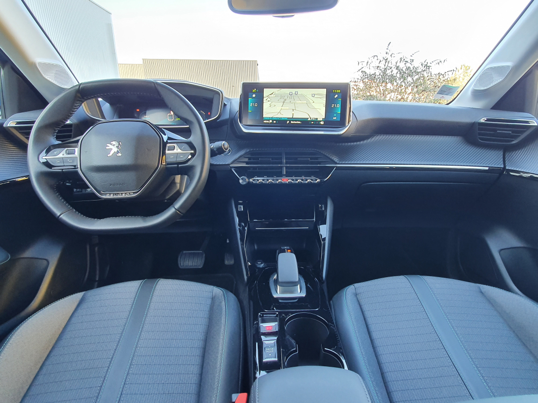 Peugeot 208 — 16