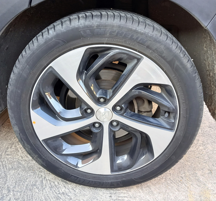 Hyundai Tucson — 24