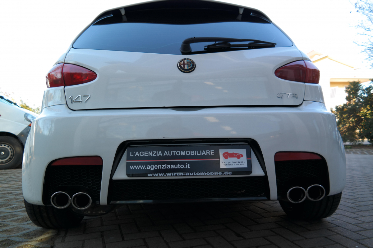 Alfa Romeo 147 — 5