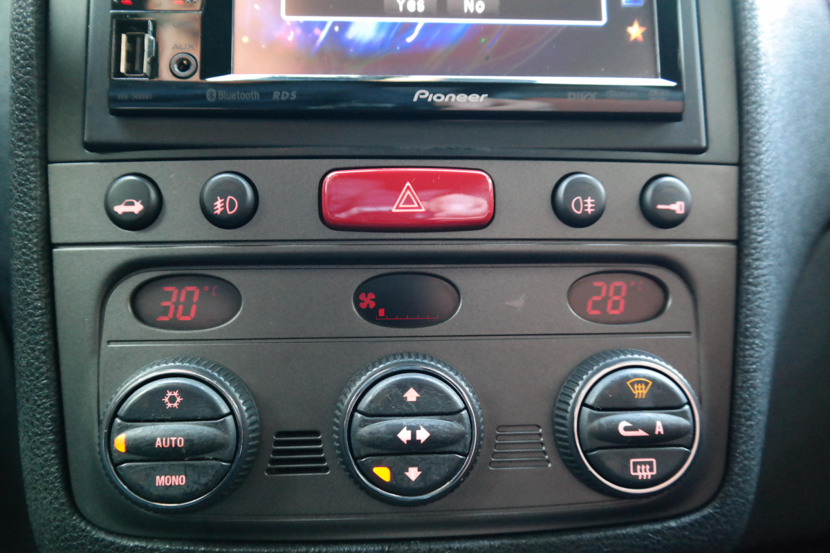Alfa Romeo 147 — 25