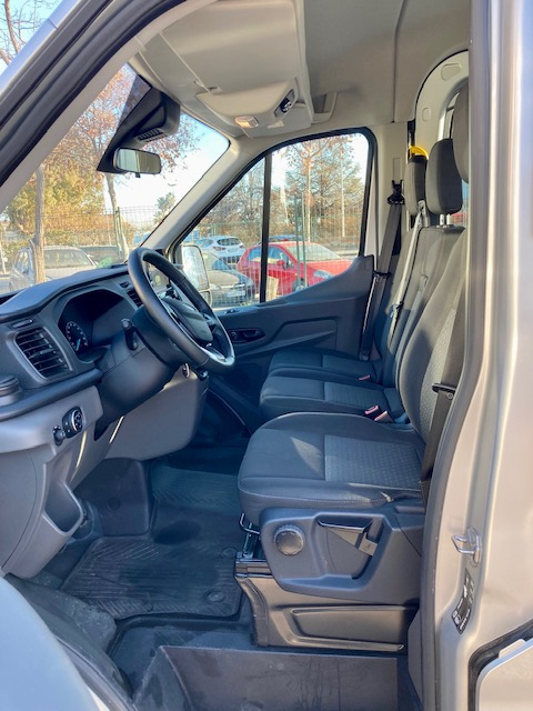 Ford Transit — 12