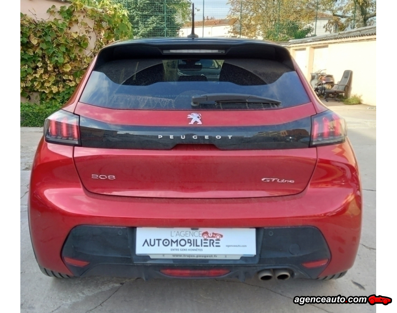 Peugeot 208 — 3