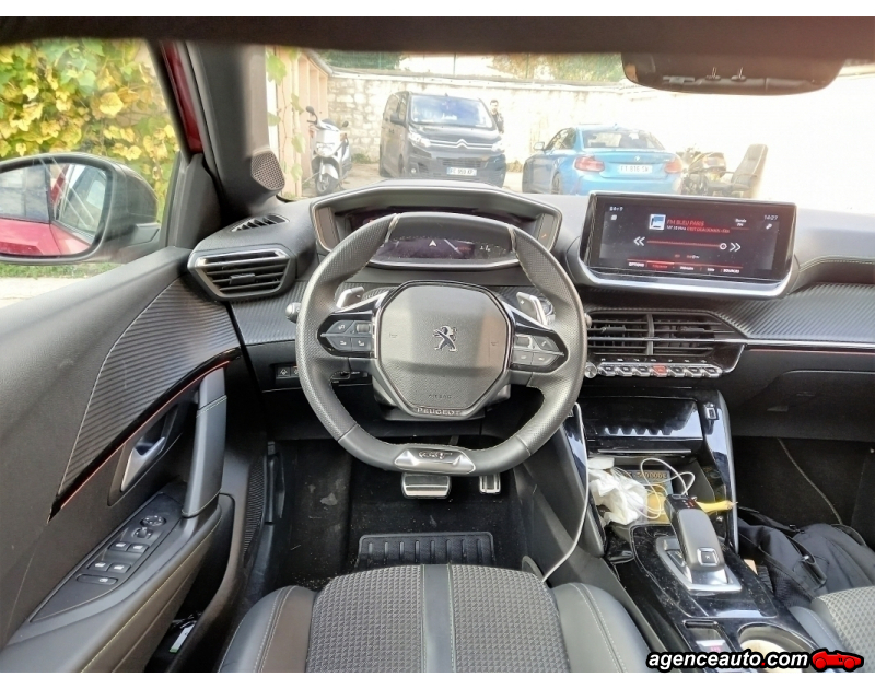 Peugeot 208 — 7