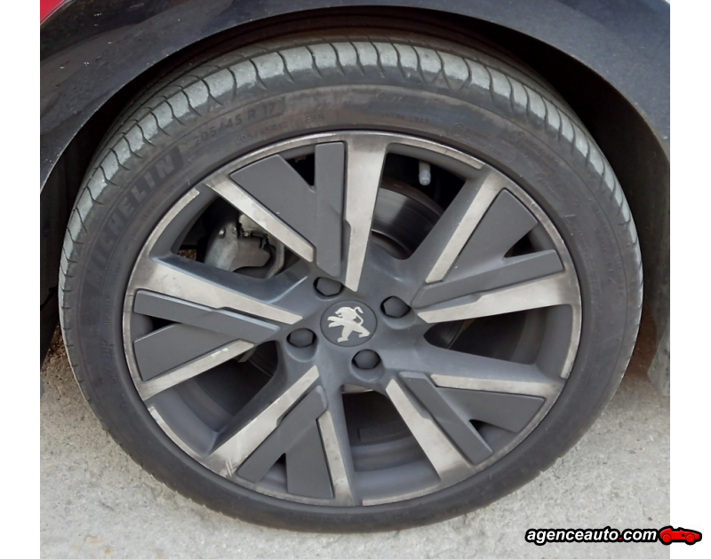 Peugeot 208 — 20