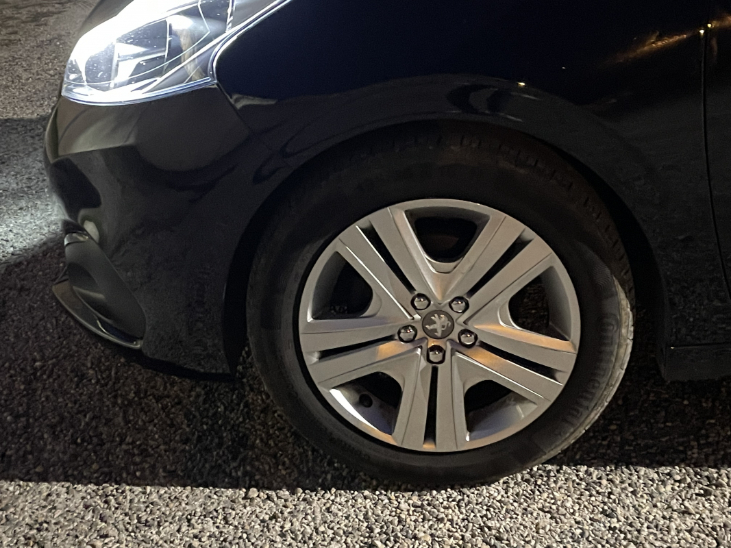 Peugeot 208 — 15