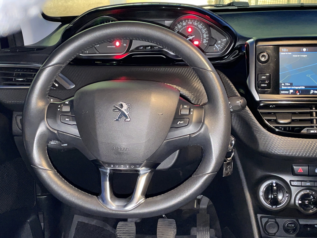 Peugeot 208 — 14
