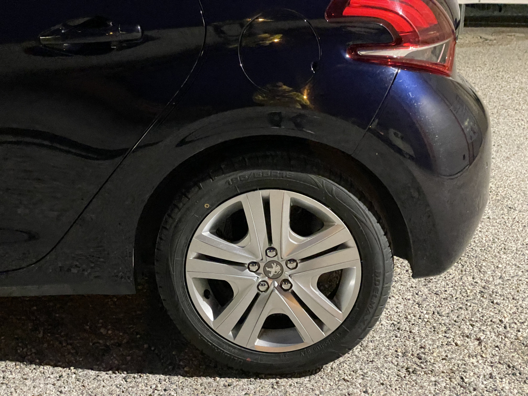 Peugeot 208 — 16