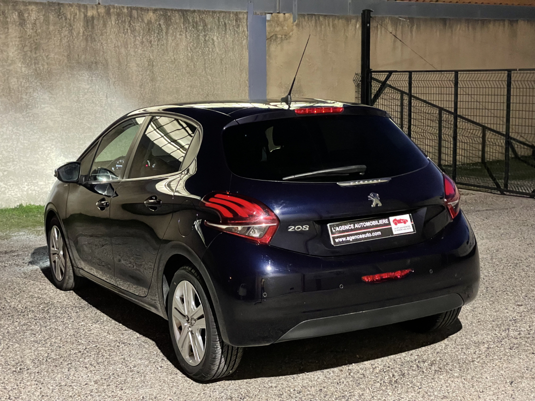 Peugeot 208 — 3