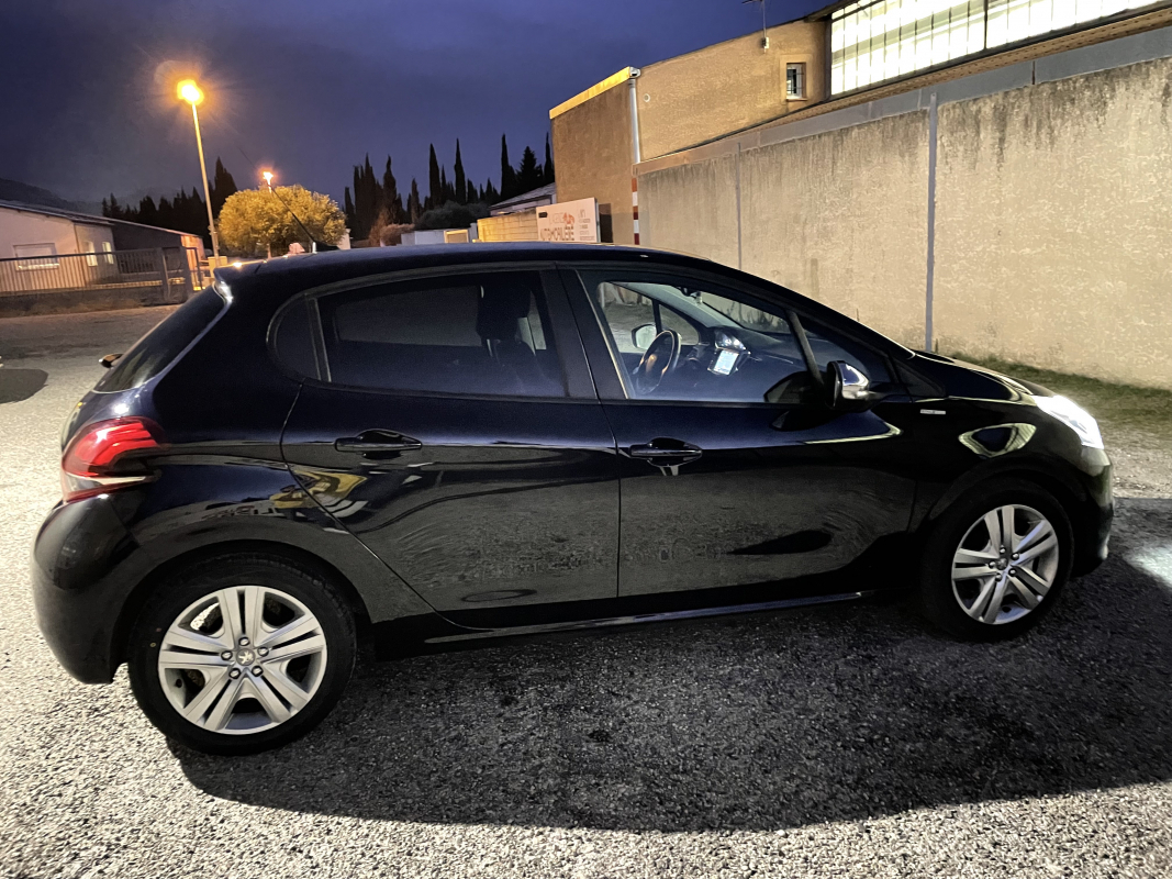 Peugeot 208 — 6