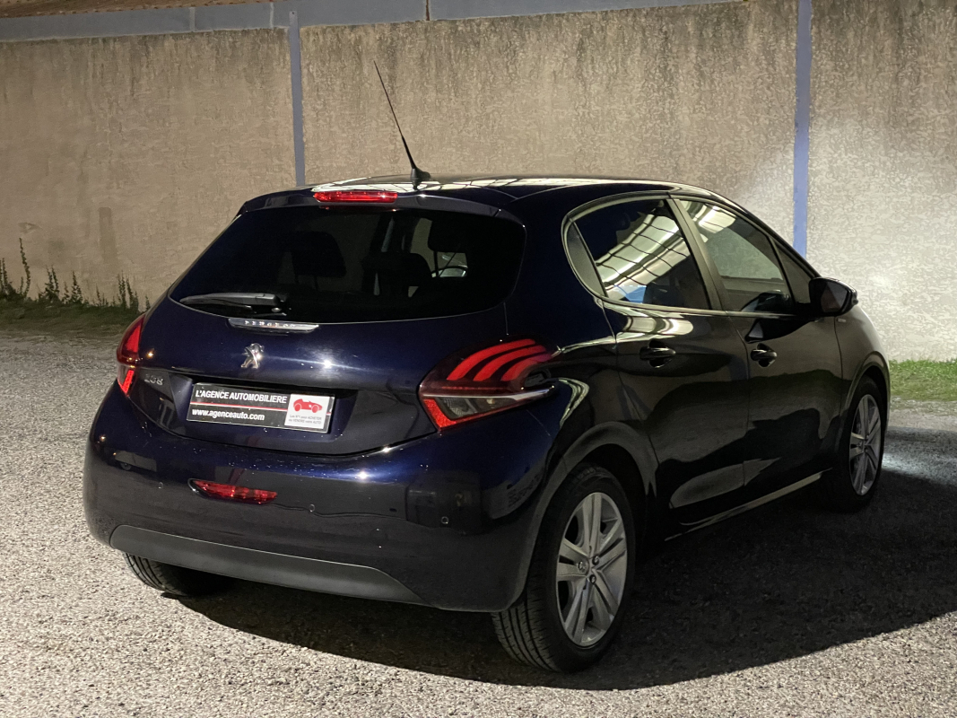 Peugeot 208 — 5
