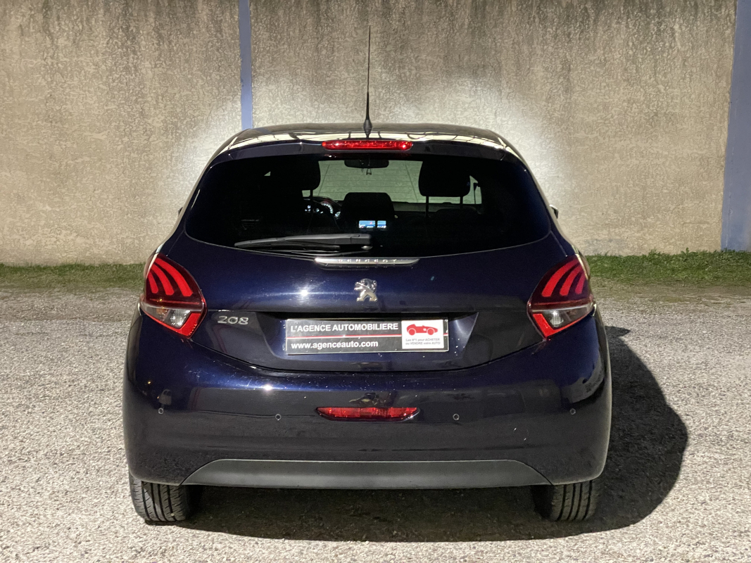 Peugeot 208 — 4