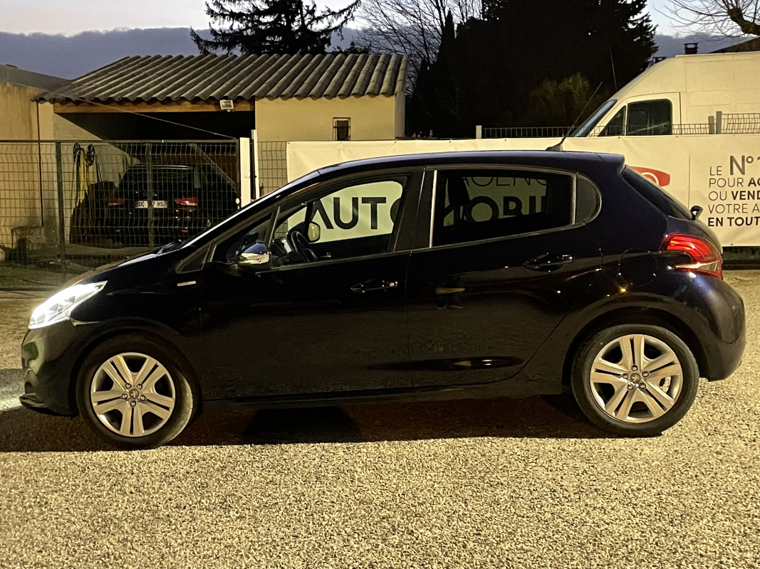 Peugeot 208 — 2