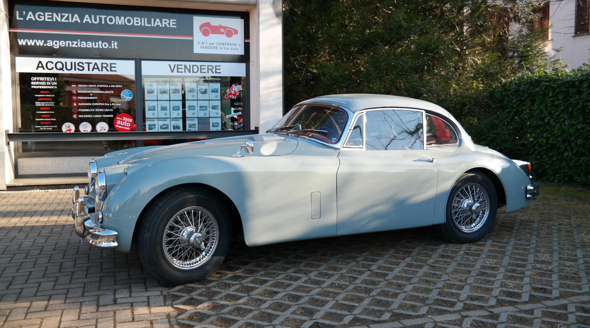 Jaguar XK — 2
