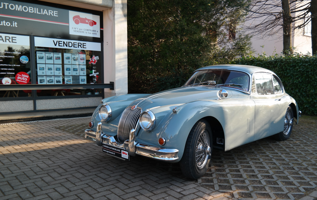 Jaguar XK — 4