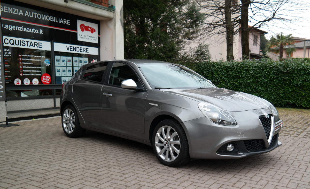 Alfa Romeo Giulietta — 10