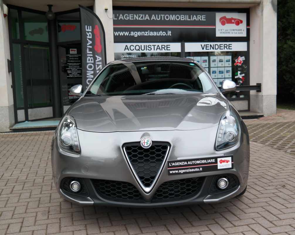 Alfa Romeo Giulietta — 12