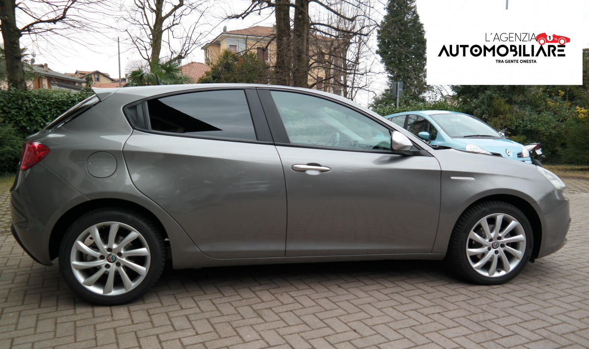 Alfa Romeo Giulietta — 9