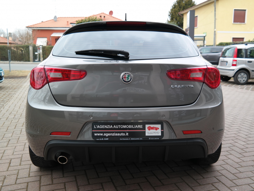 Alfa Romeo Giulietta — 5